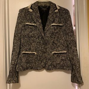 Blazer black & white, button down the front.